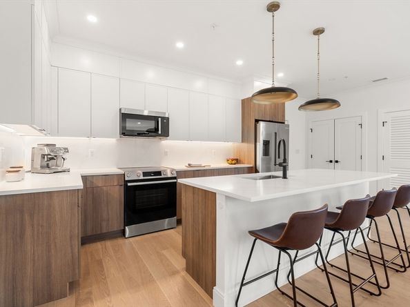 228 Washington Street 3, Boston MA 02135