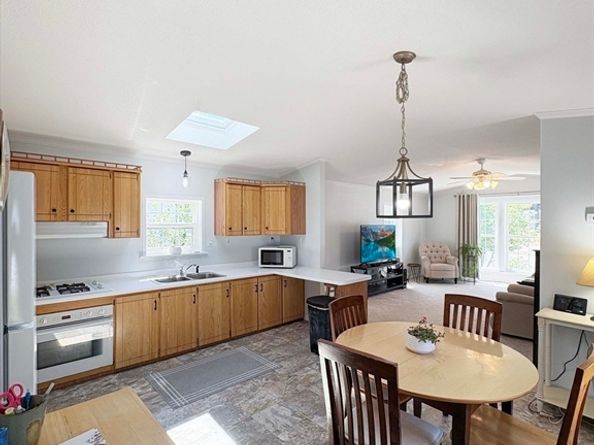 12 King Dr, Wareham MA 02576
