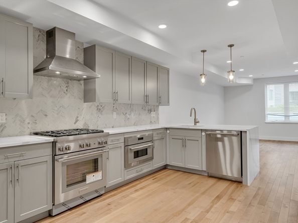 50 Hichborn St 308, Boston MA 02135
