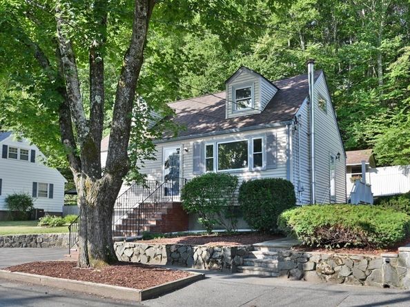 24 Greenwood Road, Peabody MA 01960