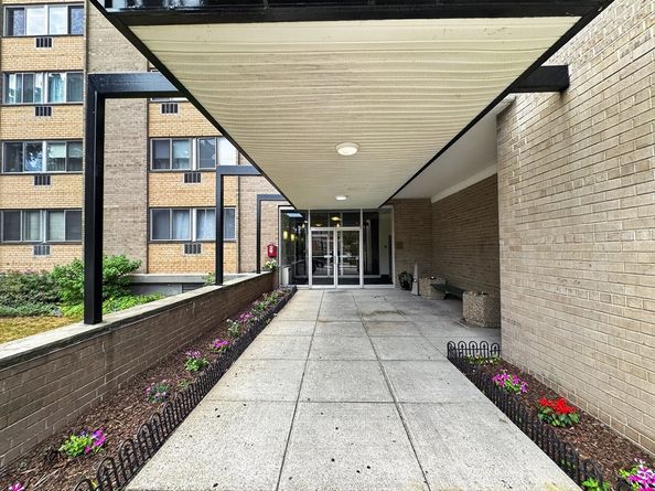 1025 Hancock St 8C, Quincy MA 02169