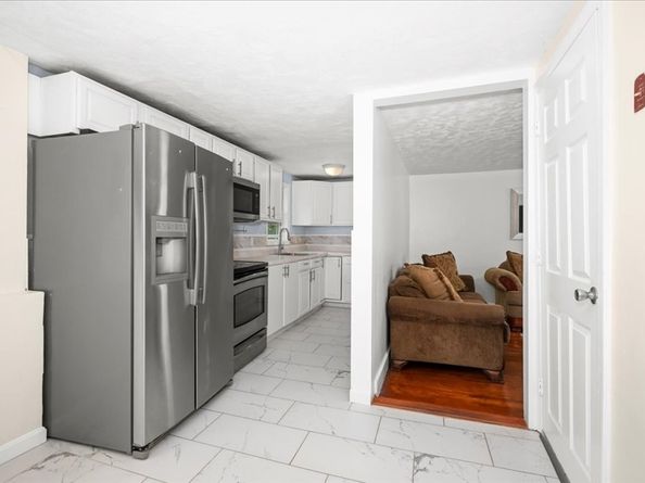 6 Oakwood Ave, Auburn MA 01501