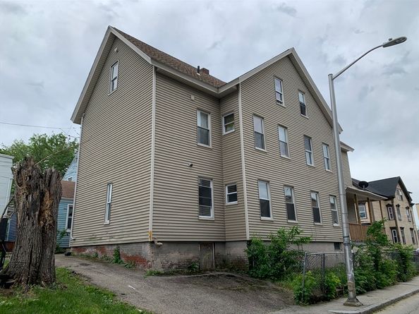 128 Austin St, Worcester MA 01609