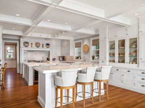 17 Crowninshield Road, Marblehead MA 01945