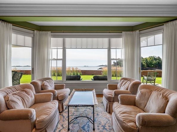 17 Crowninshield Road, Marblehead MA 01945