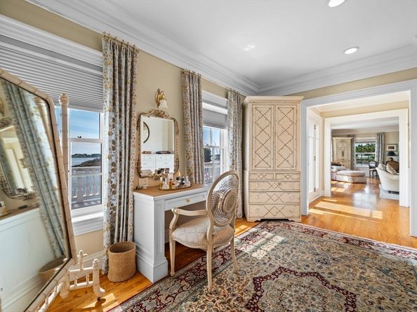 17 Crowninshield Road, Marblehead MA 01945