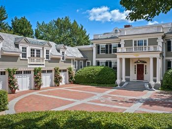 17 Crowninshield Road