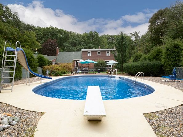 926 Old Turnpike Rd, Oakham MA 01068