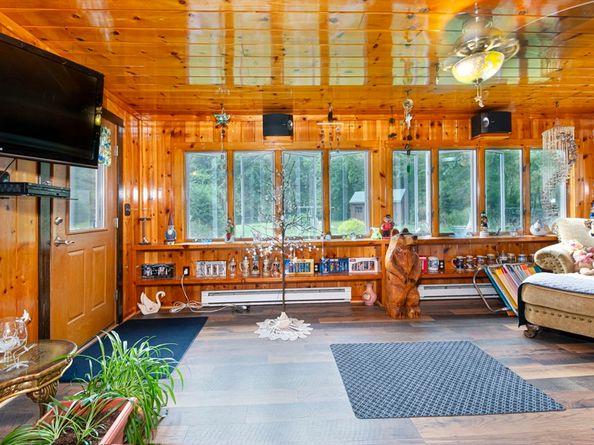 926 Old Turnpike Rd, Oakham MA 01068