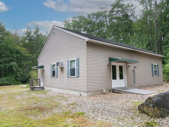 926 Old Turnpike Rd, Oakham MA 01068