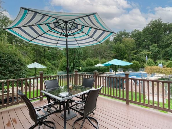926 Old Turnpike Rd, Oakham MA 01068