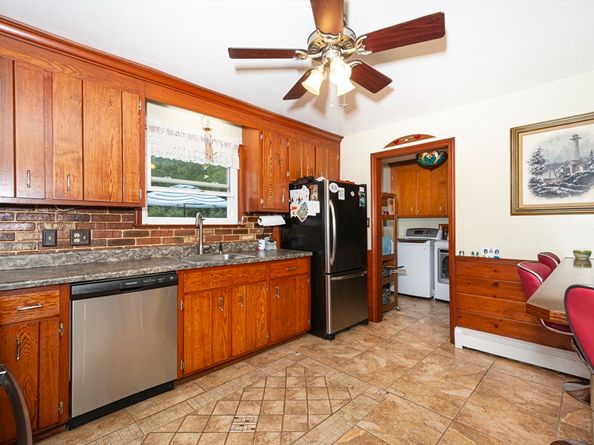 926 Old Turnpike Rd, Oakham MA 01068