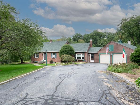 926 Old Turnpike Rd, Oakham MA 01068