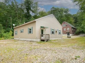 926 Old Turnpike Rd, Oakham MA 01068