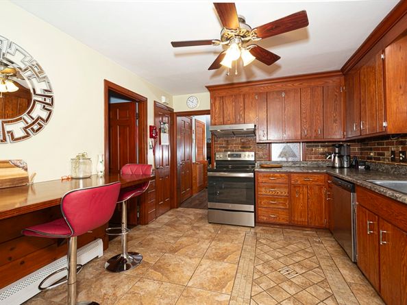 926 Old Turnpike Rd, Oakham MA 01068