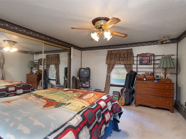 216 Fiske St, Southbridge MA 01550