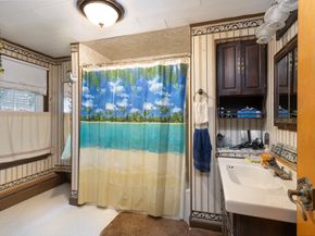 216 Fiske St, Southbridge MA 01550