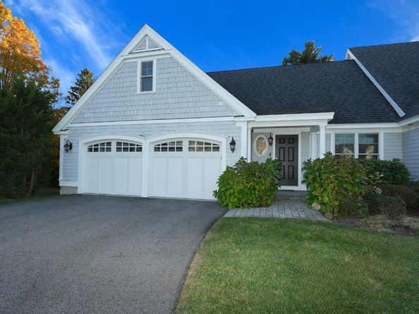 8 Stagecoach Circle 8, Westborough MA 01581