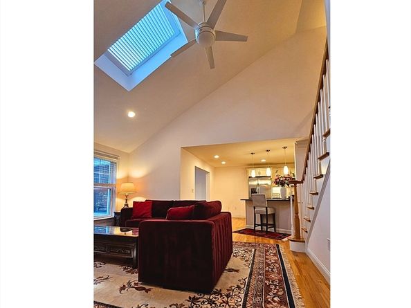 8 Stagecoach Circle 8, Westborough MA 01581
