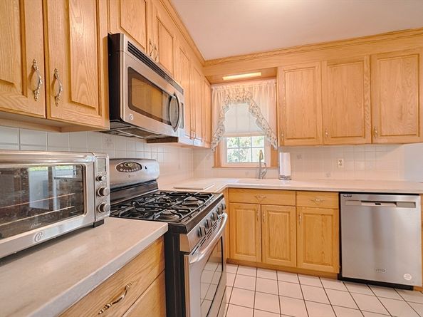 308 Forest St, Weymouth MA 02190