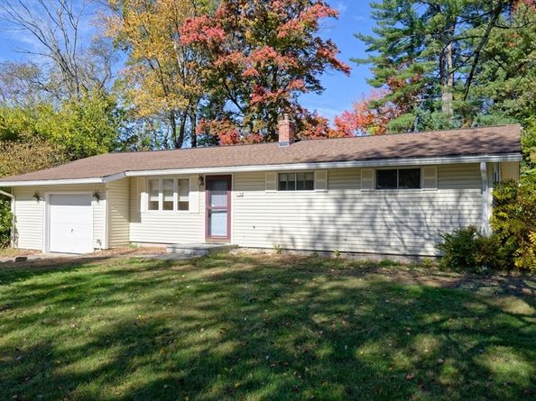 32 Colonial Way, Holliston MA 01746