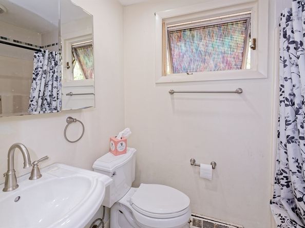 32 Colonial Way, Holliston MA 01746