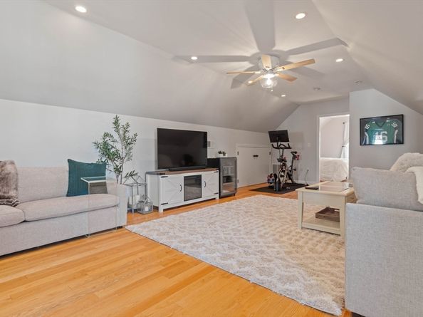 223 Neponset 2, Boston MA 02122