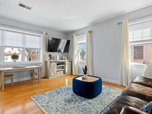 223 Neponset 2, Boston MA 02122