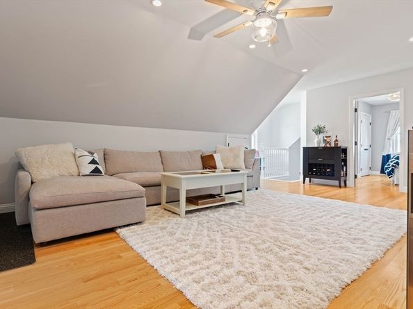 223 Neponset 2, Boston MA 02122
