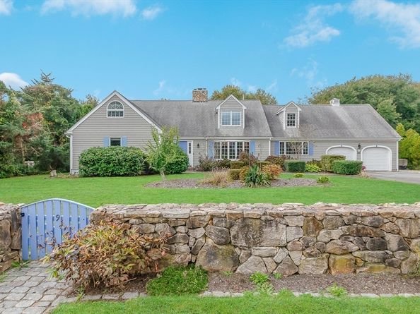 9 Hitching Post Rd, Mattapoisett MA 02739