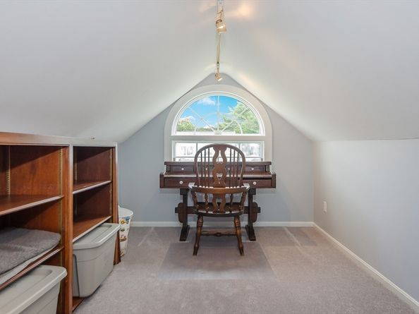 9 Hitching Post Rd, Mattapoisett MA 02739