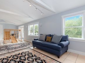 9 Hitching Post Rd, Mattapoisett MA 02739