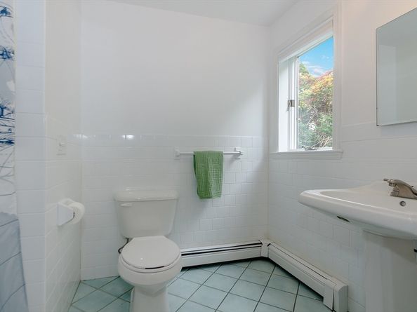 9 Hitching Post Rd, Mattapoisett MA 02739