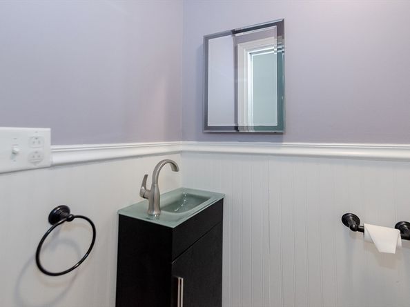 9 Hitching Post Rd, Mattapoisett MA 02739
