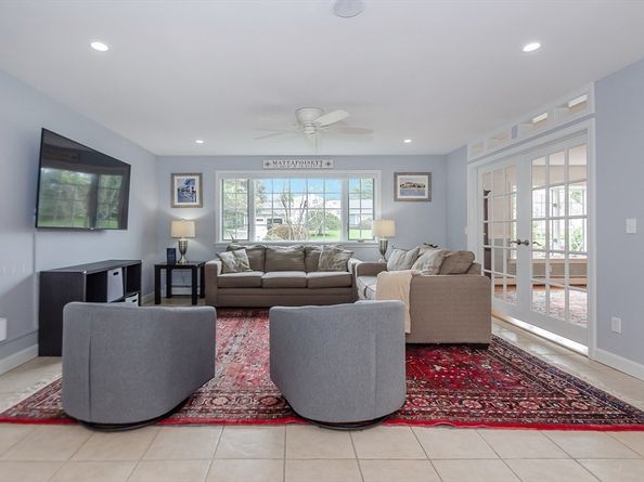 9 Hitching Post Rd, Mattapoisett MA 02739