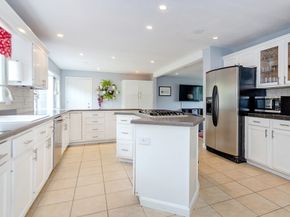 9 Hitching Post Rd, Mattapoisett MA 02739