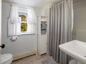 4 Blackhall Ct, Marion MA 02738