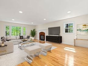 17 Carlisle Rd, Westford MA 01886