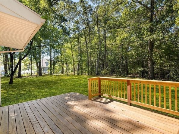 17 Carlisle Rd, Westford MA 01886