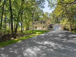 17 Carlisle Rd, Westford MA 01886