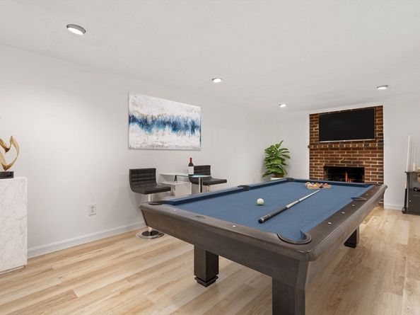 17 Carlisle Rd, Westford MA 01886