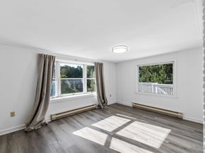 24 Russell St, Marblehead MA 01945