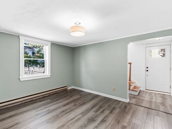 24 Russell St, Marblehead MA 01945