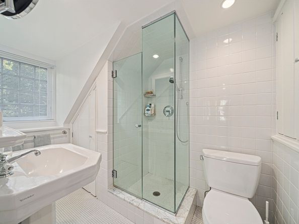 106 Farlow Road, Newton MA 02458
