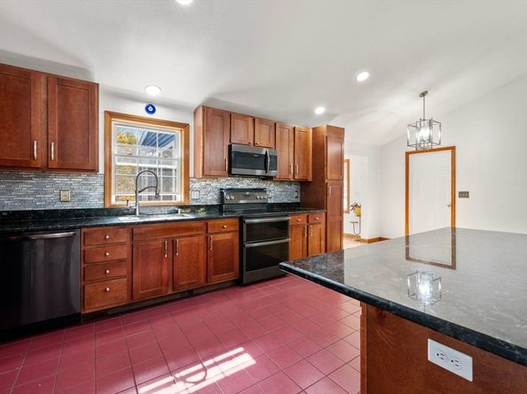 728 River St, Winchendon MA 01475