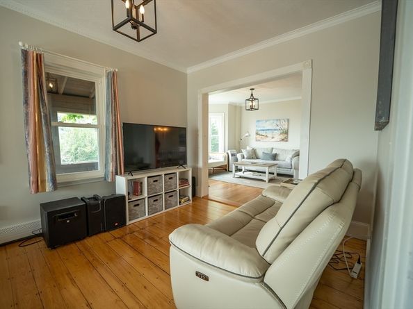 8 Douglas Ave, Hull MA 02045