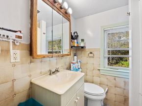 10 Ellsmere St, Worcester MA 01604