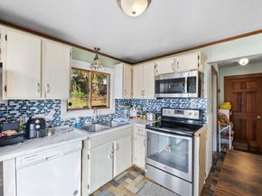 10 Ellsmere St, Worcester MA 01604