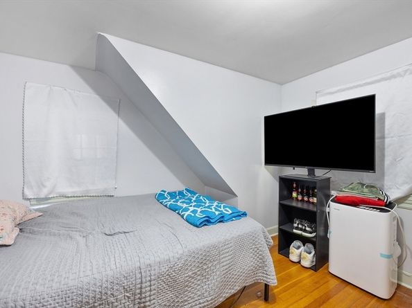 10 Ellsmere St, Worcester MA 01604