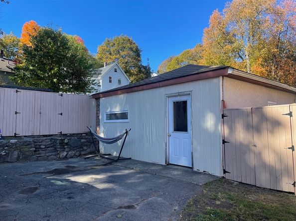 183-185 Boutelle St, Fitchburg MA 01420
